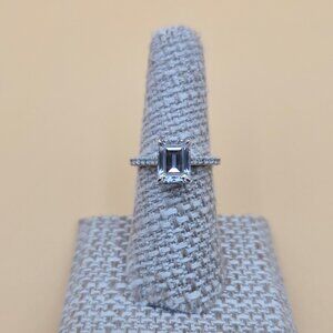 Size 7 Sterling Silver Emerald Cut Cubic Zirconia Gem Ring A4573